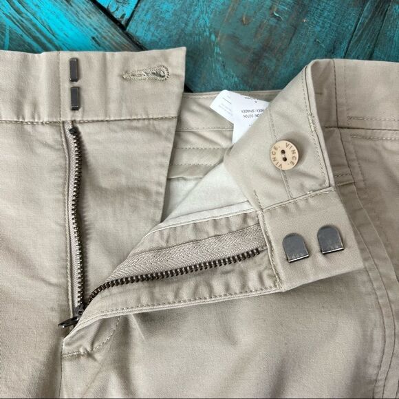 Vince Beige Rolled Cuff Shorts Size 4 - Picture 6 of 9